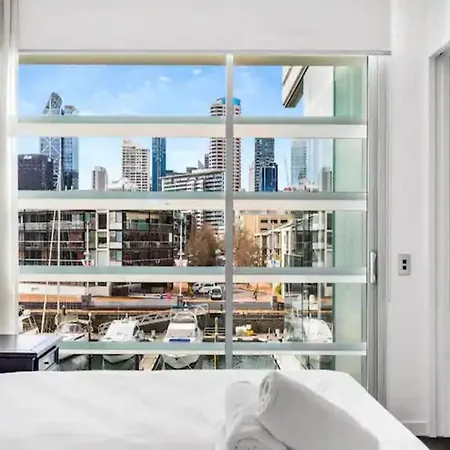 Stunning Views Of Viaduct Harbour Free Parking Apartment